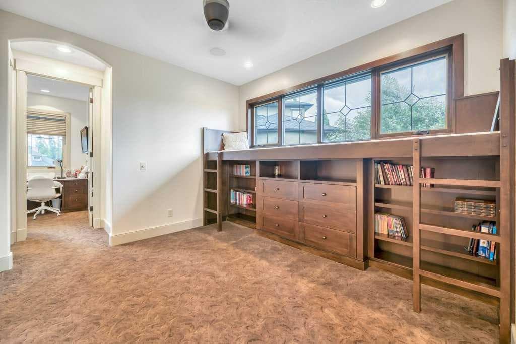 377 Evergreen Circle SW