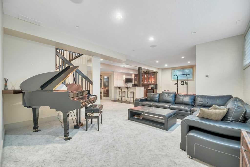 377 Evergreen Circle SW