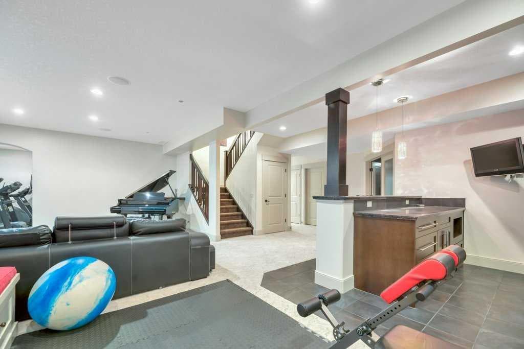 377 Evergreen Circle SW