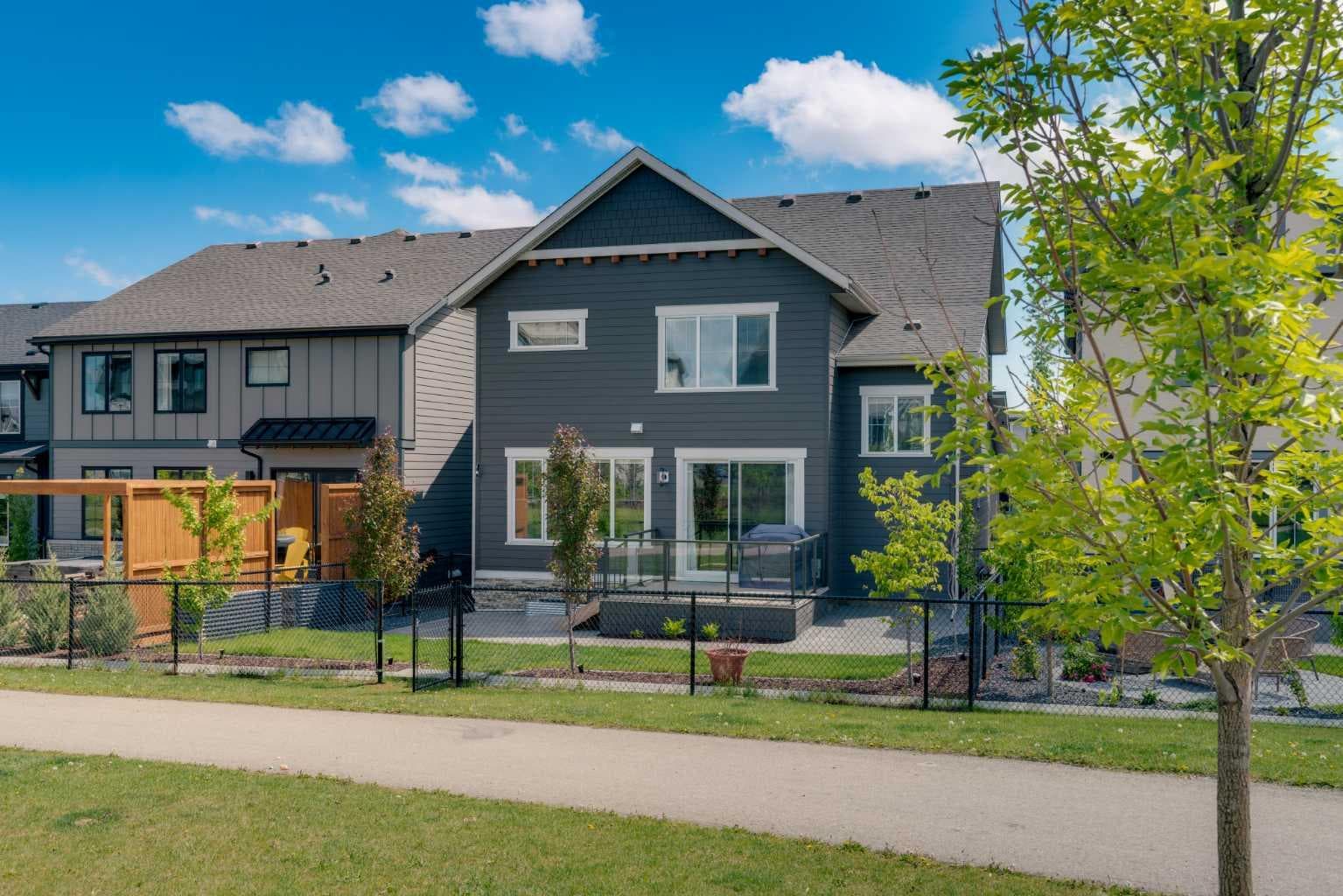 236 Marina Grove SE