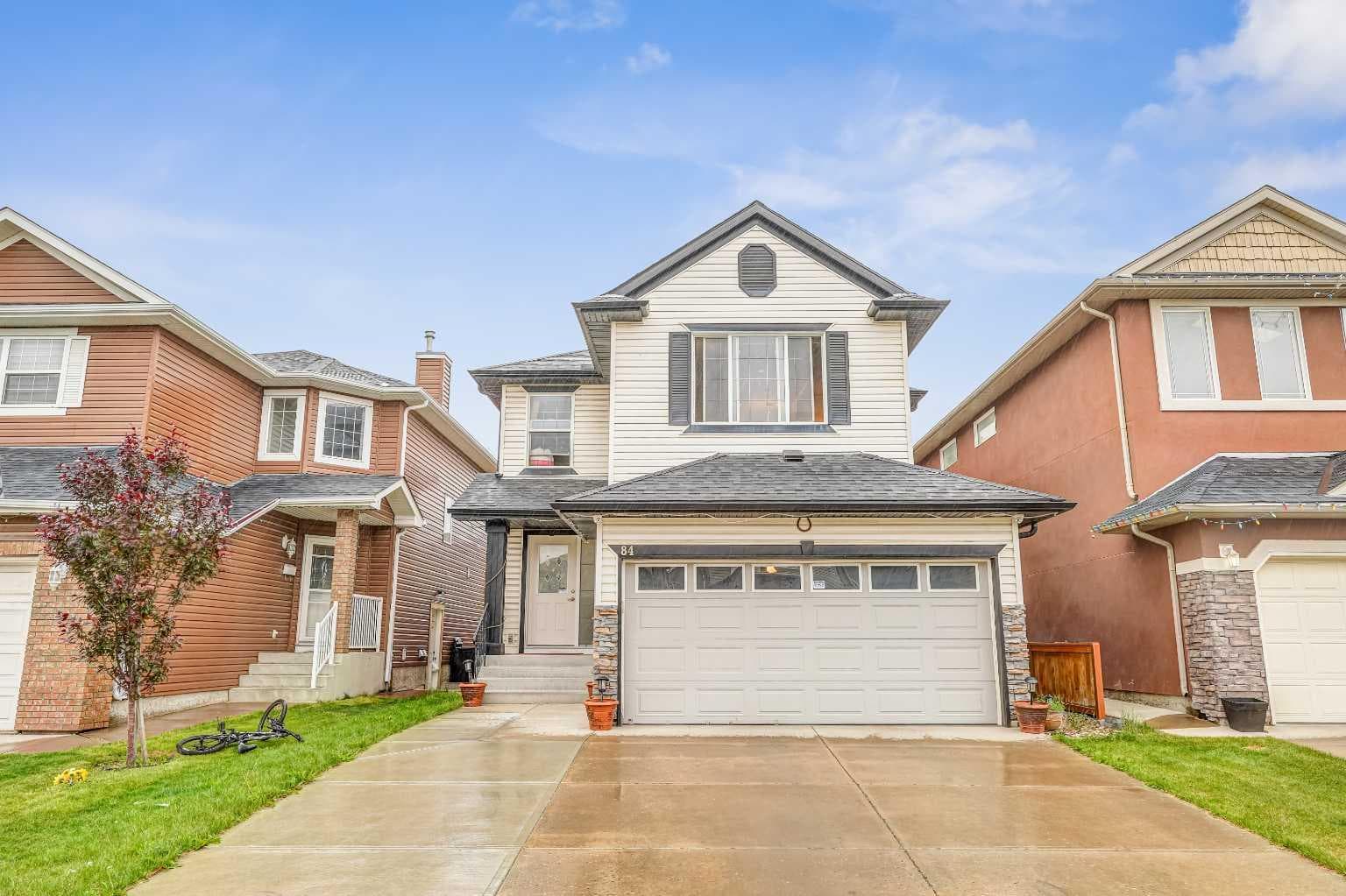 84 Saddletree Close NE
