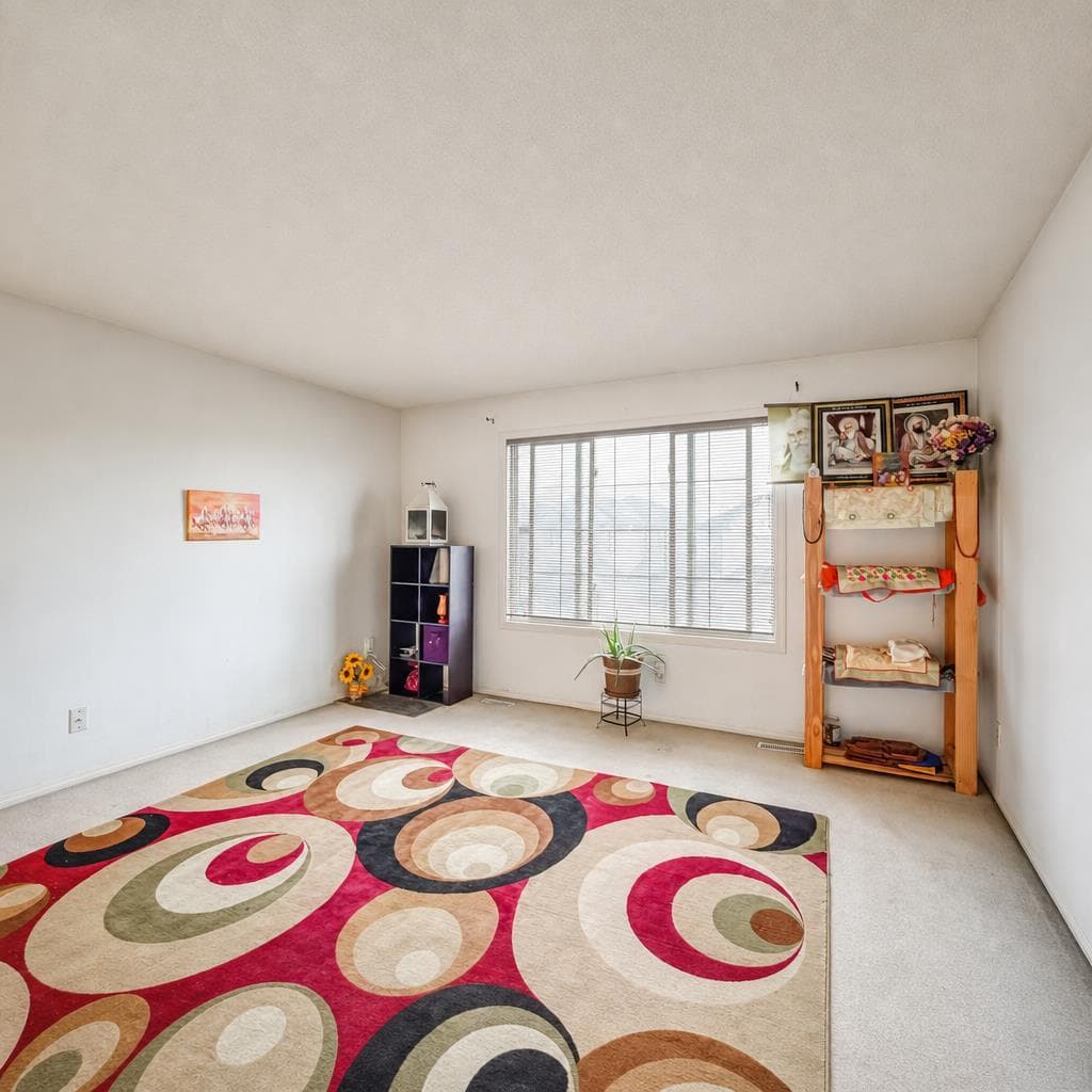 84 Saddletree Close NE