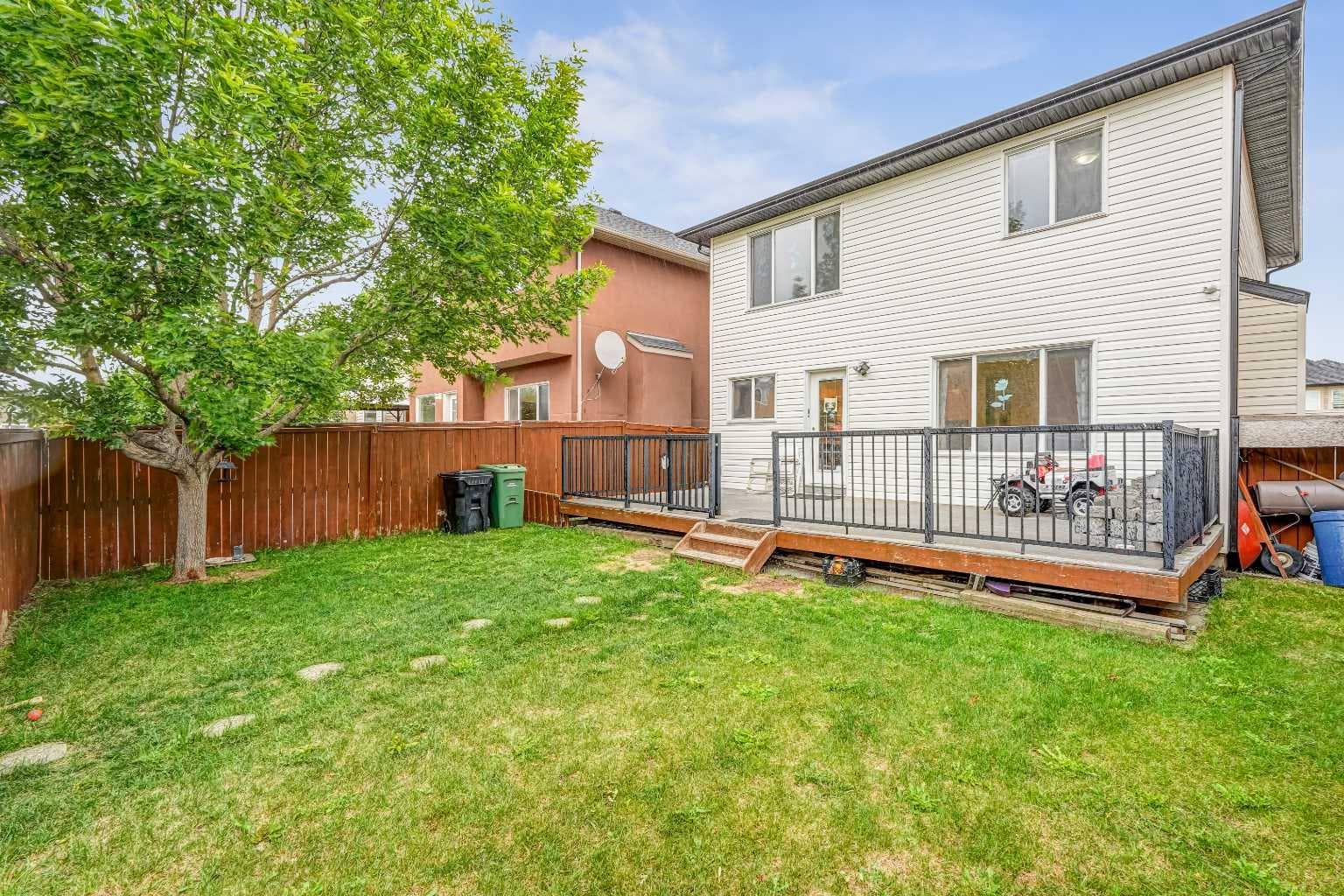84 Saddletree Close NE