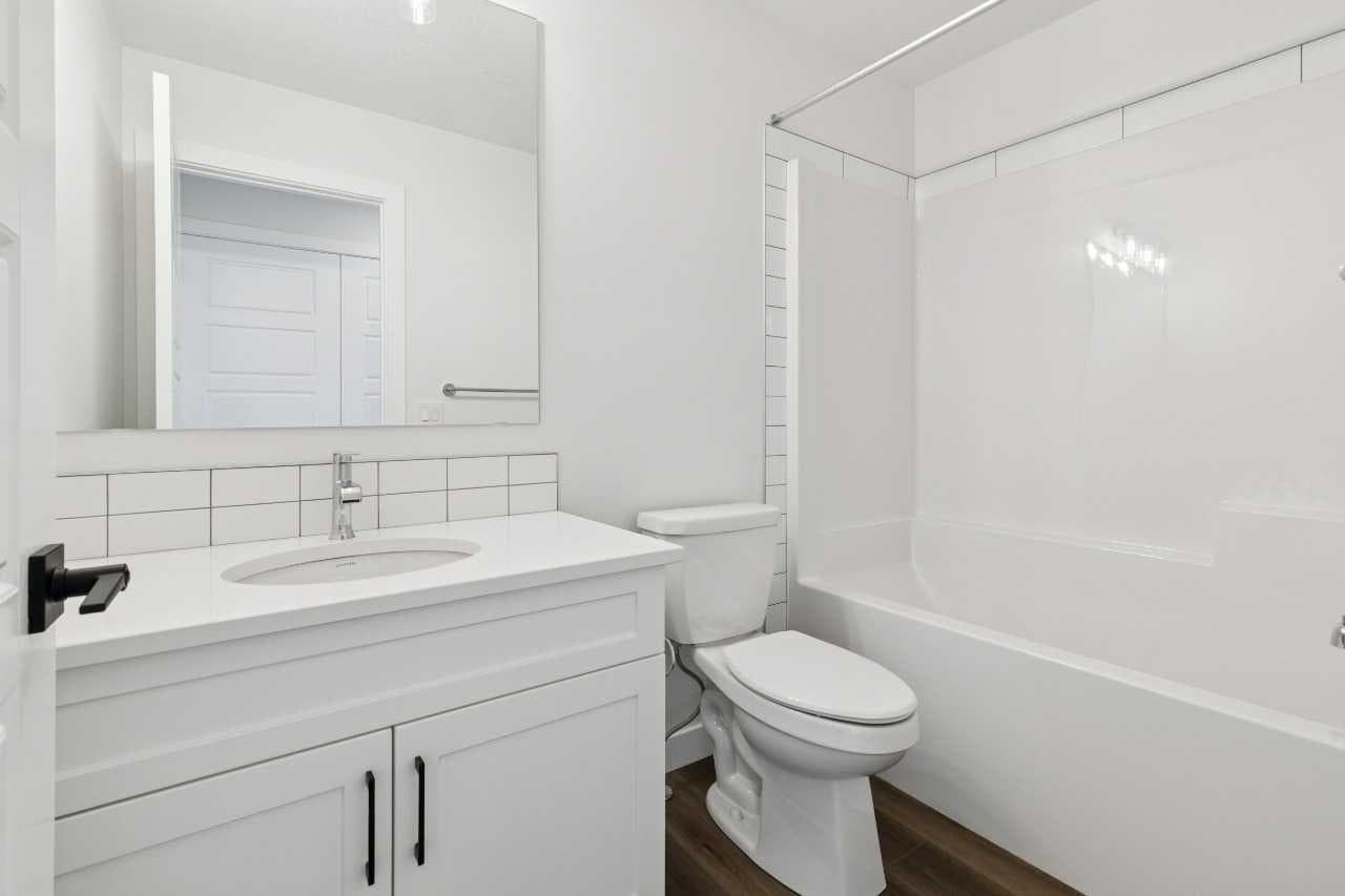 160 Snowberry Common SE