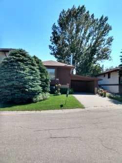 100 Doverglen Crescent SE