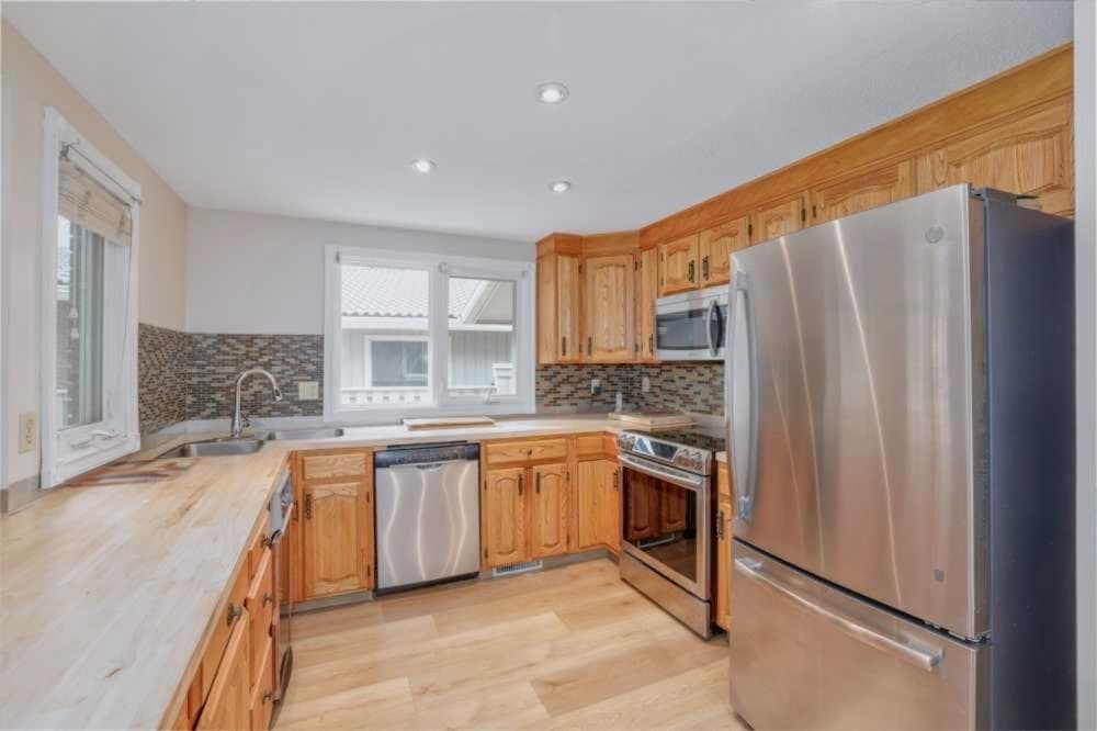 258, 20 Midpark Crescent SE