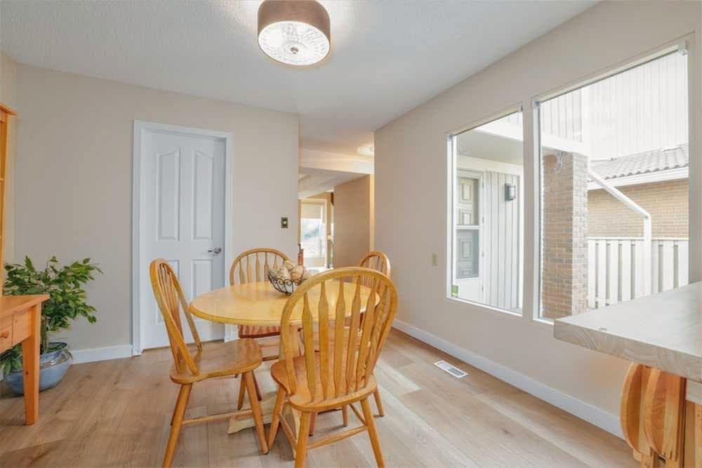 258, 20 Midpark Crescent SE