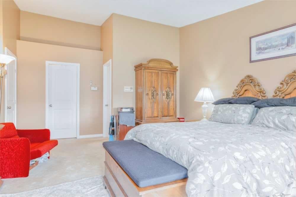 258, 20 Midpark Crescent SE