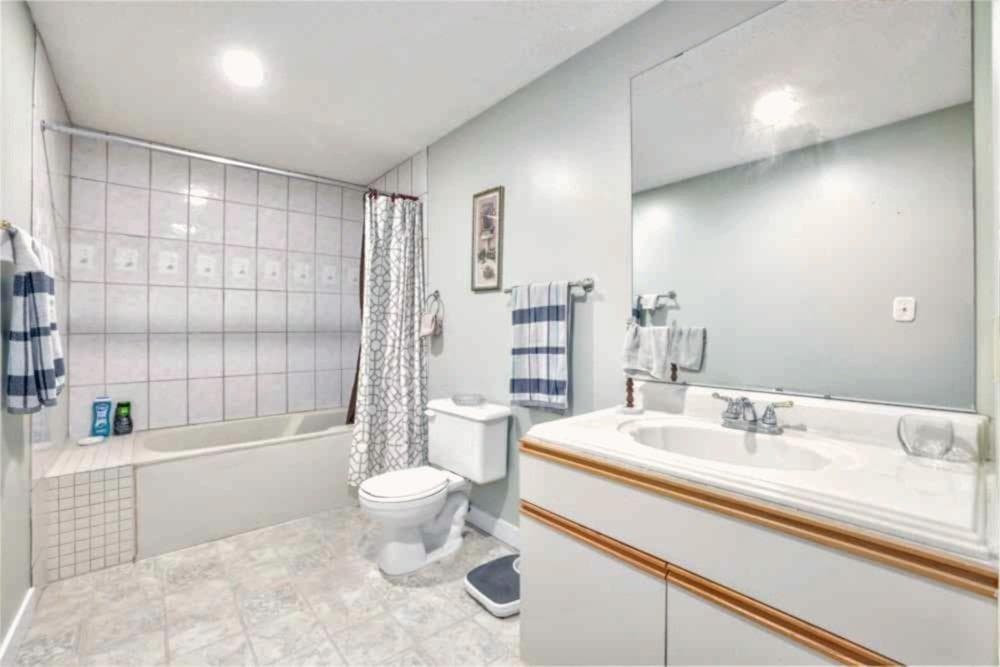 258, 20 Midpark Crescent SE