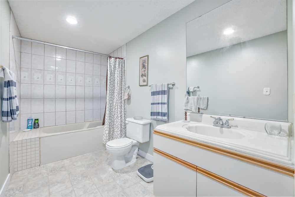 258, 20 Midpark Crescent SE