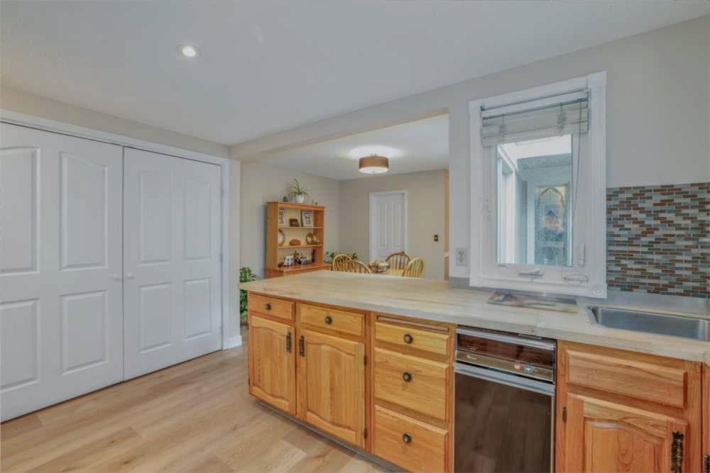 258, 20 Midpark Crescent SE