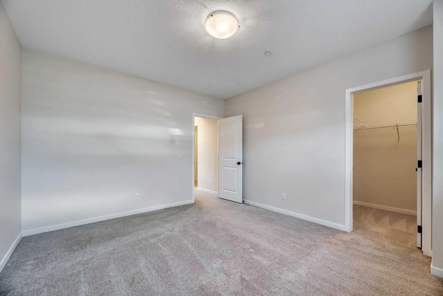 33 Lucas Rise NW