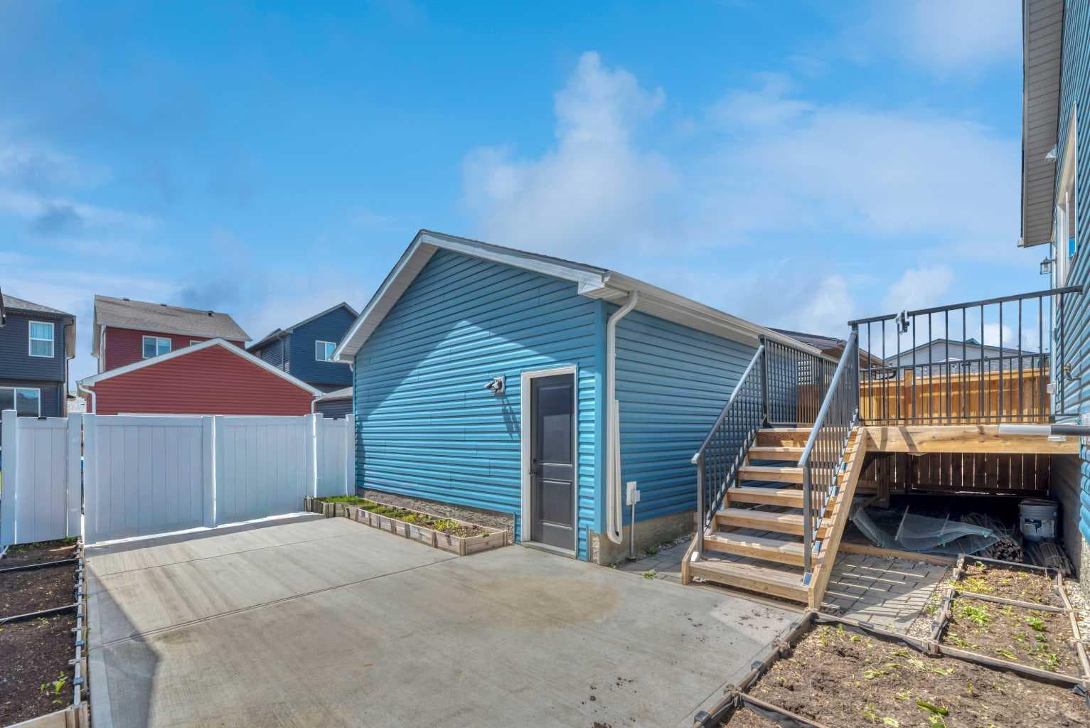 33 Lucas Rise NW