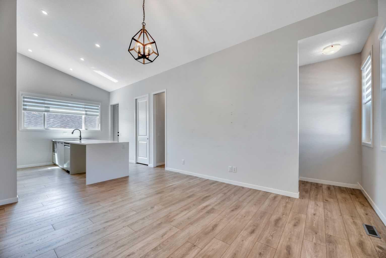 33 Lucas Rise NW