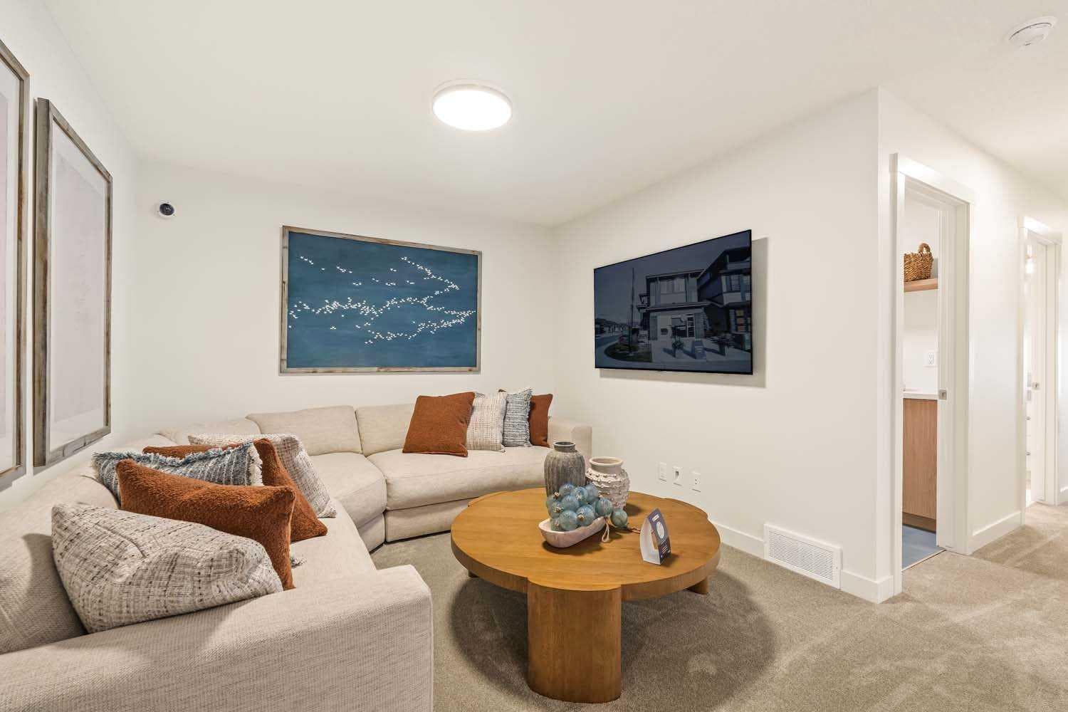 148 Lucas Green NW