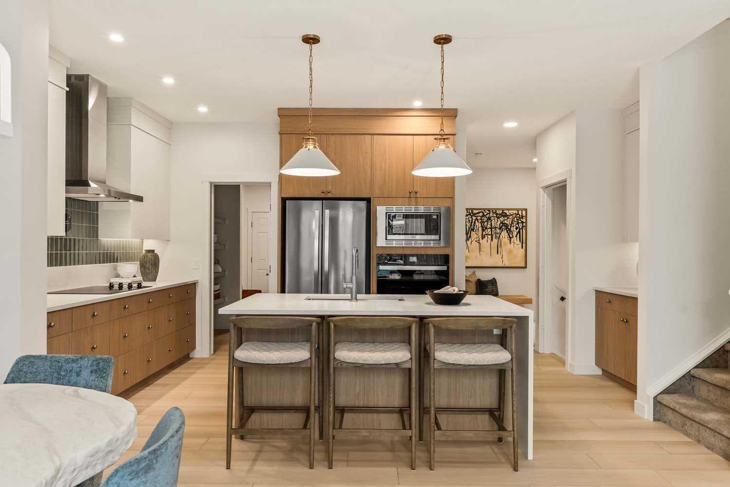 148 Lucas Green NW