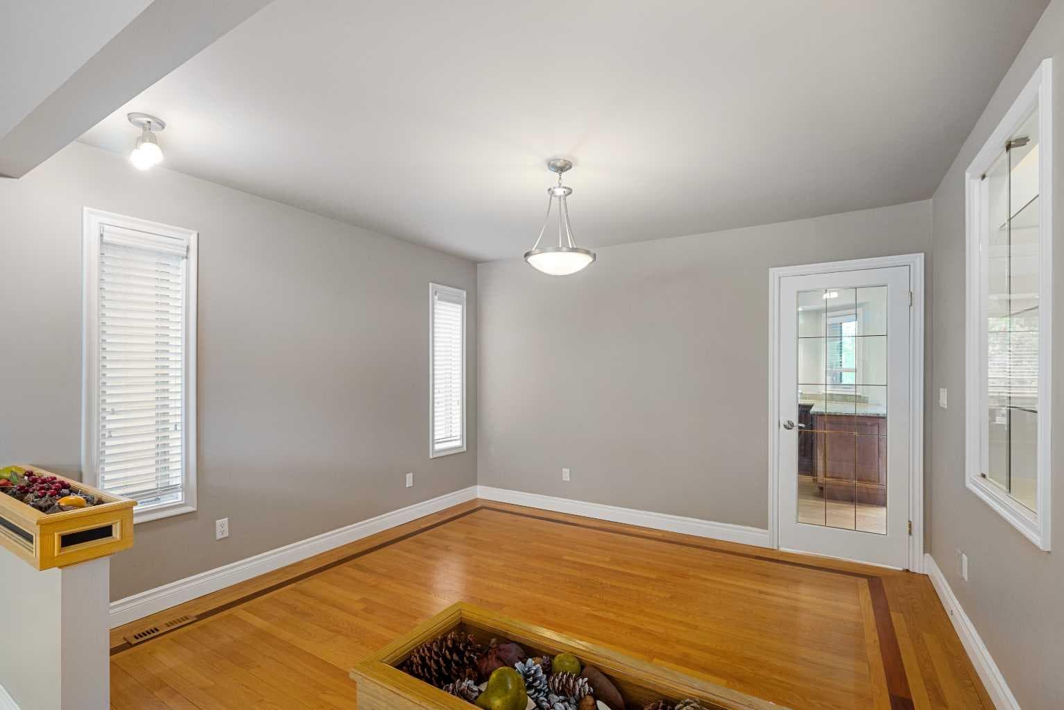 112 Hawkford Crescent NW