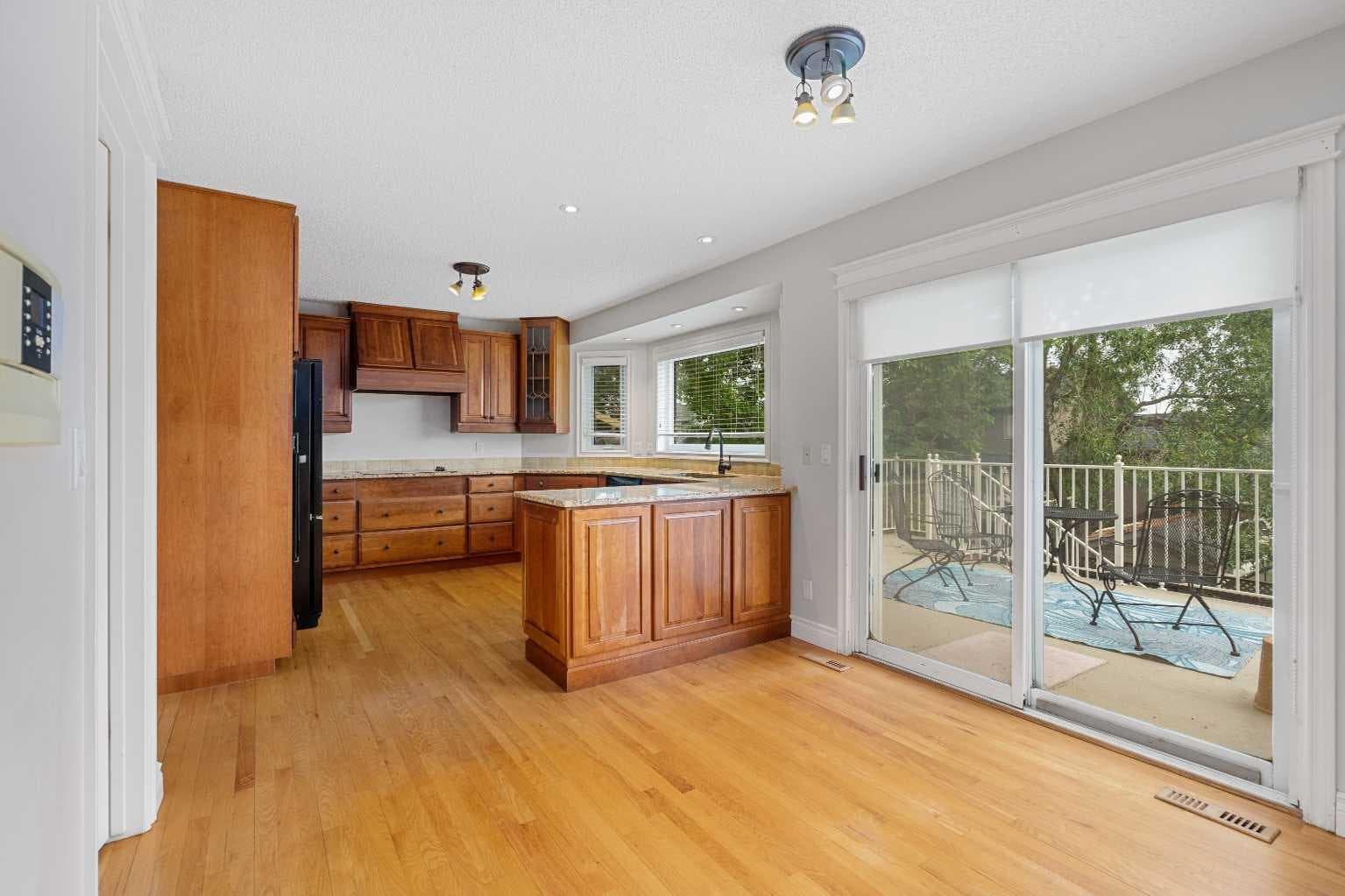 112 Hawkford Crescent NW