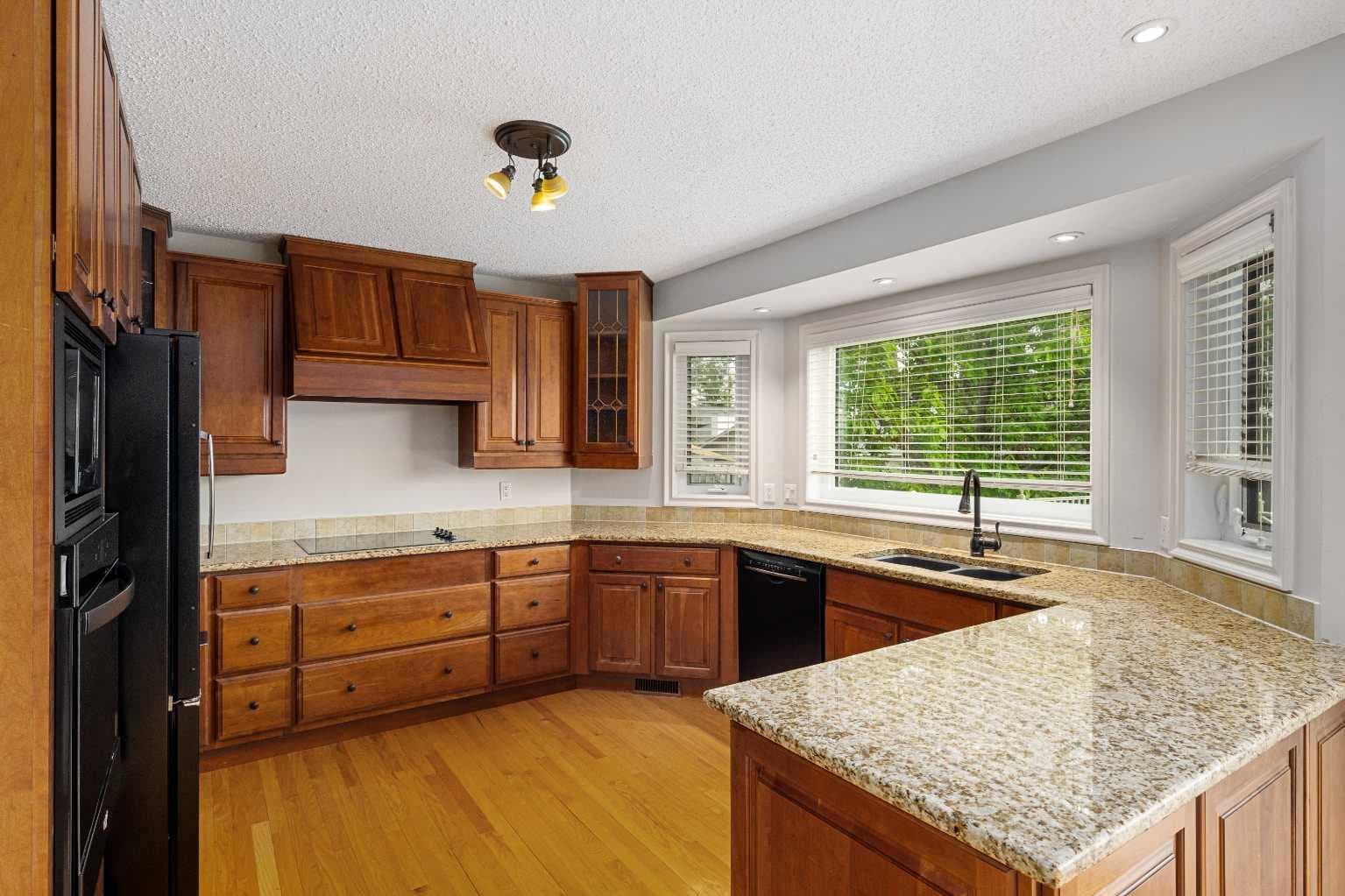 112 Hawkford Crescent NW