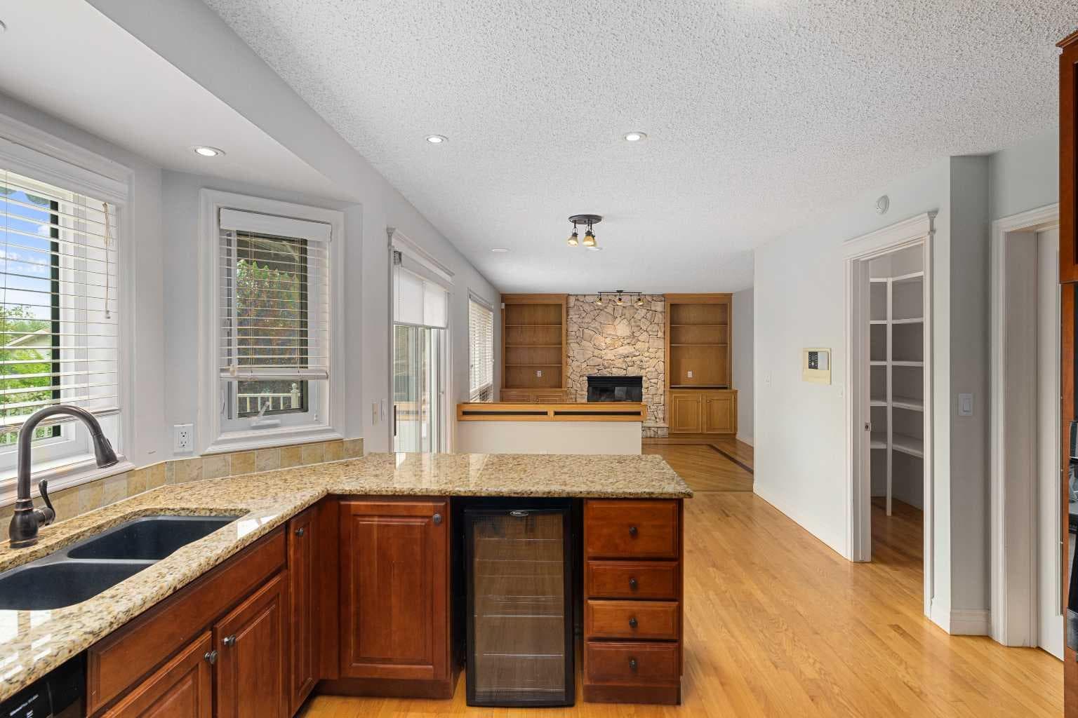 112 Hawkford Crescent NW