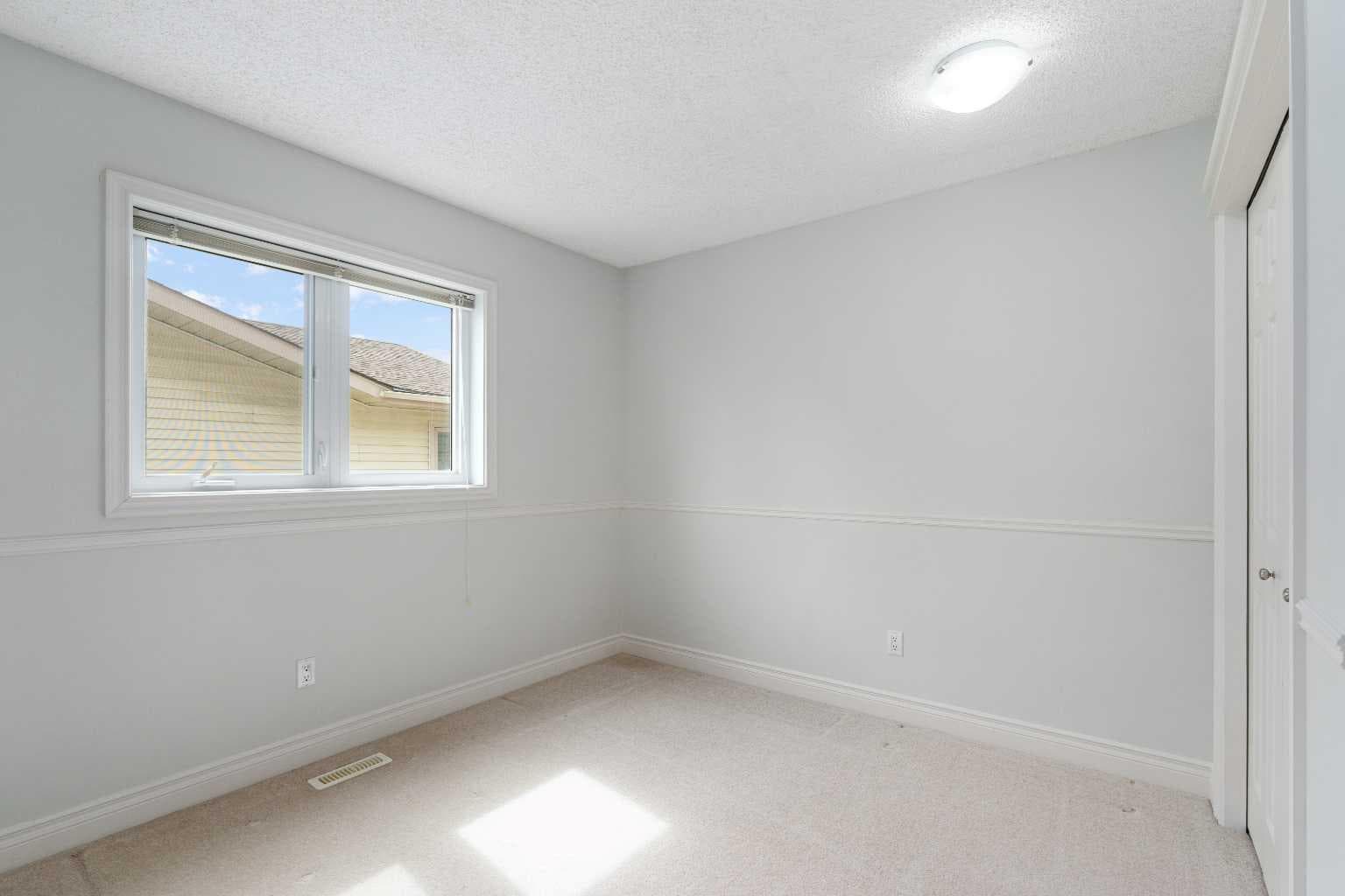 112 Hawkford Crescent NW