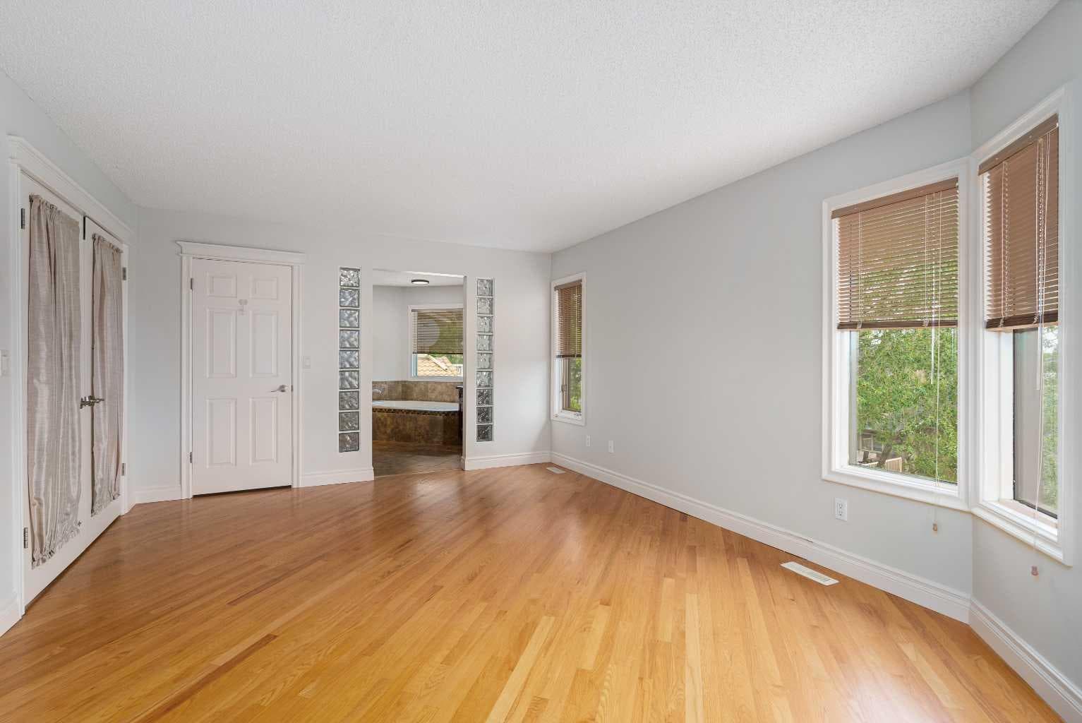 112 Hawkford Crescent NW