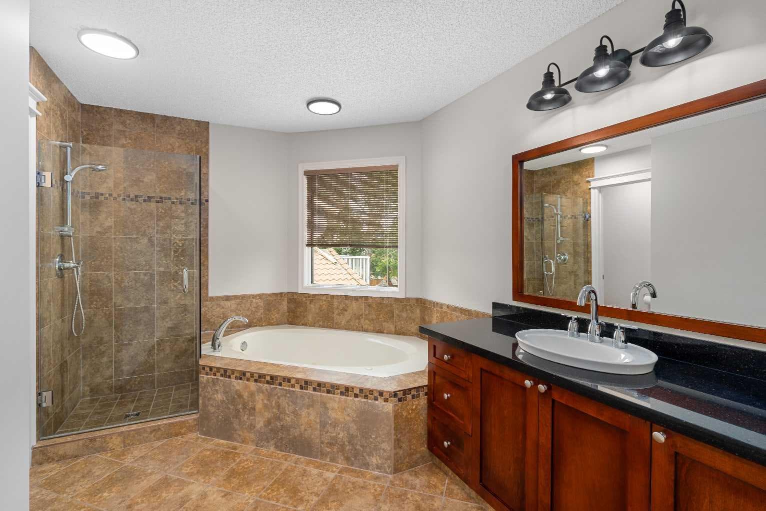 112 Hawkford Crescent NW