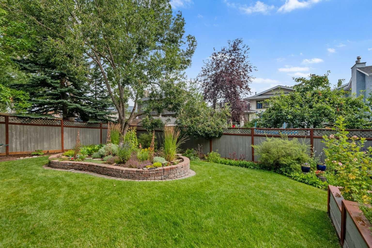 112 Hawkford Crescent NW
