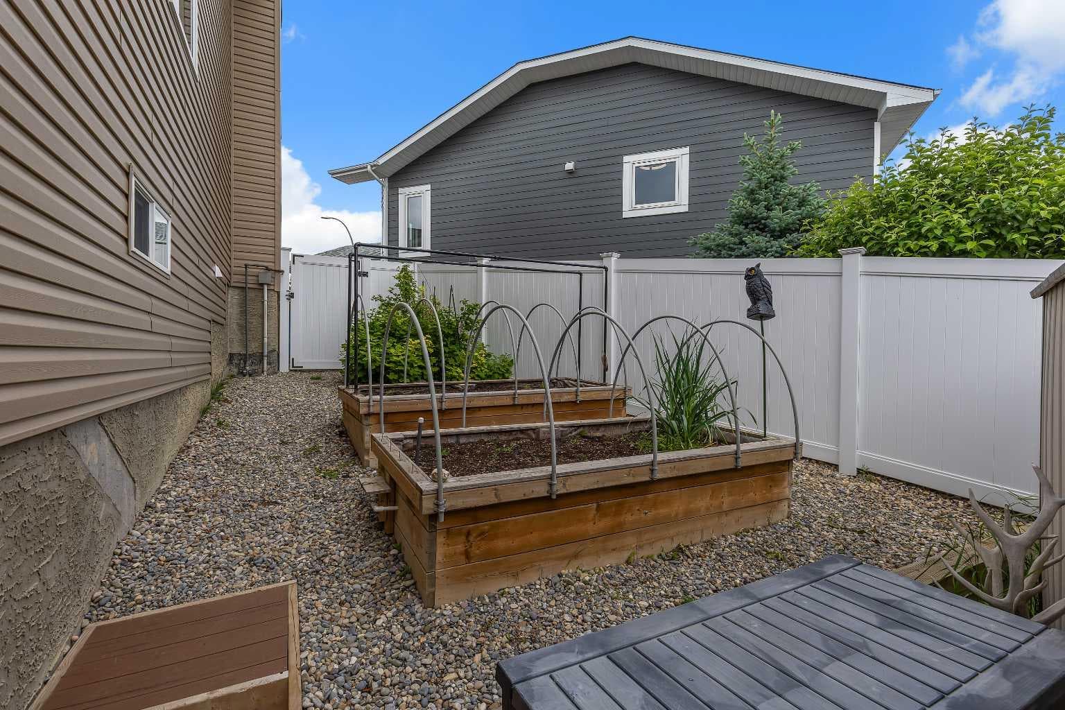 56 Coverdale Place NE
