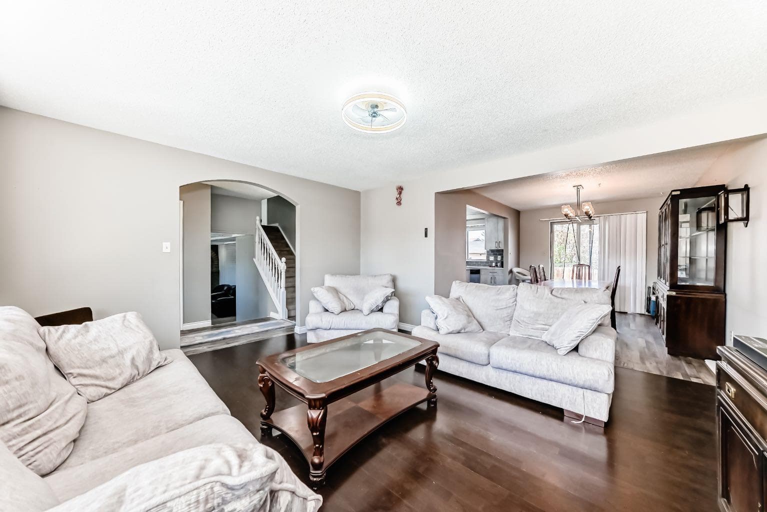 28 Rundlelawn Place NE
