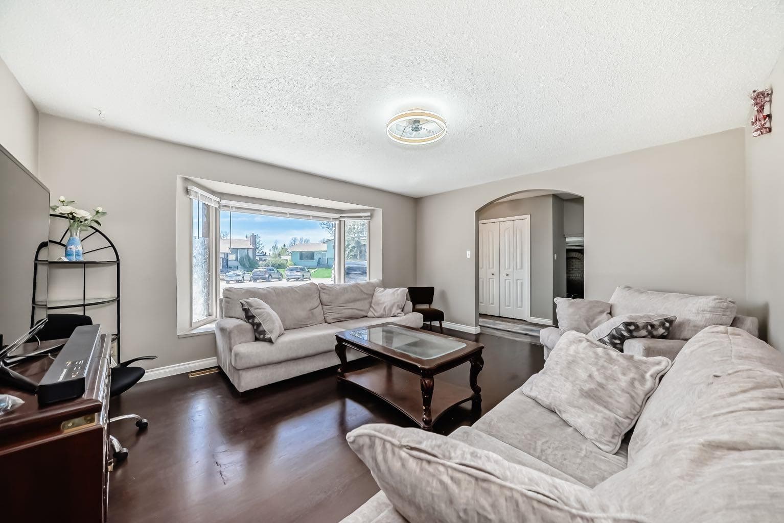 28 Rundlelawn Place NE
