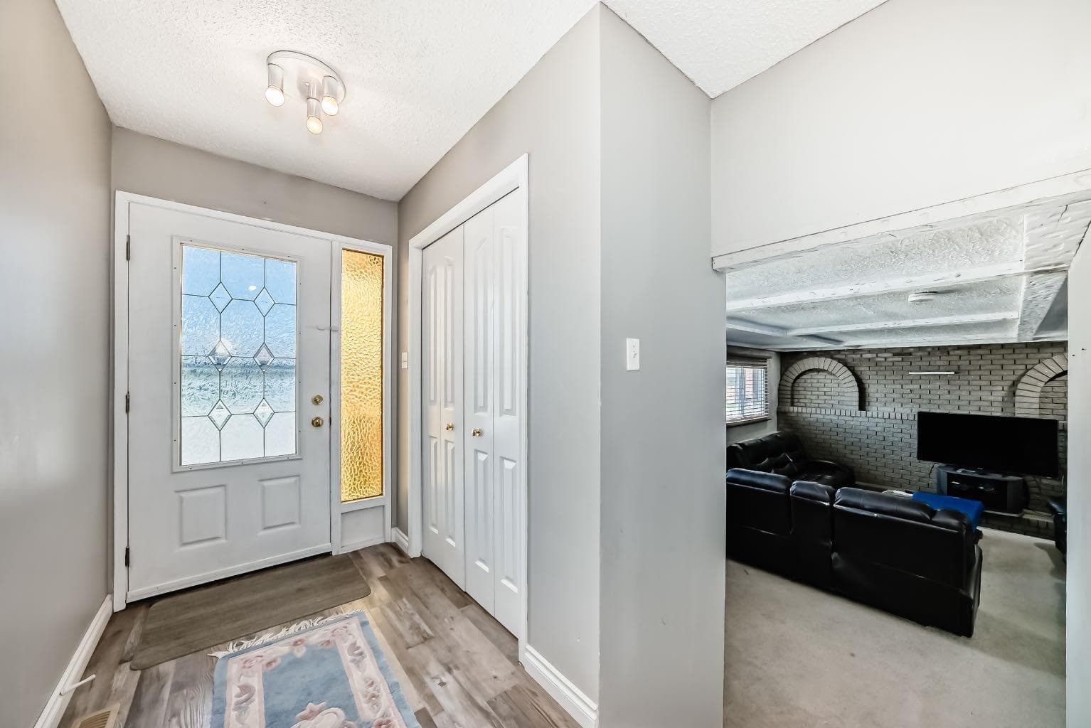 28 Rundlelawn Place NE