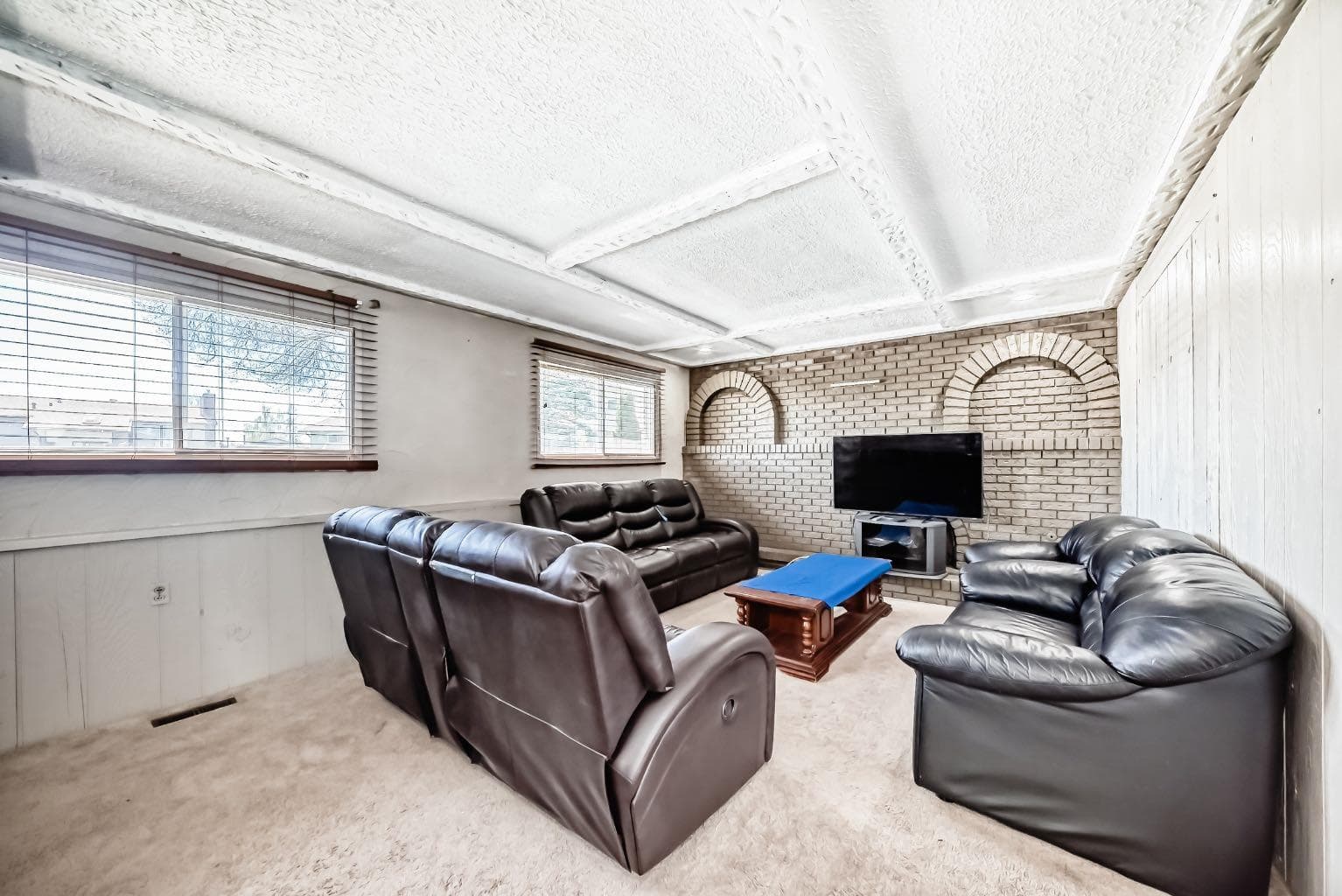 28 Rundlelawn Place NE