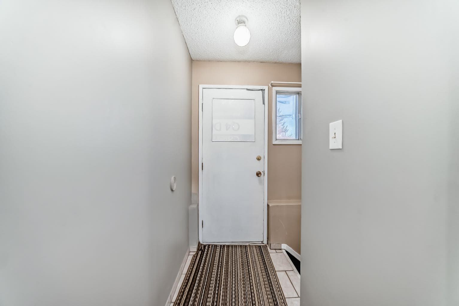 28 Rundlelawn Place NE