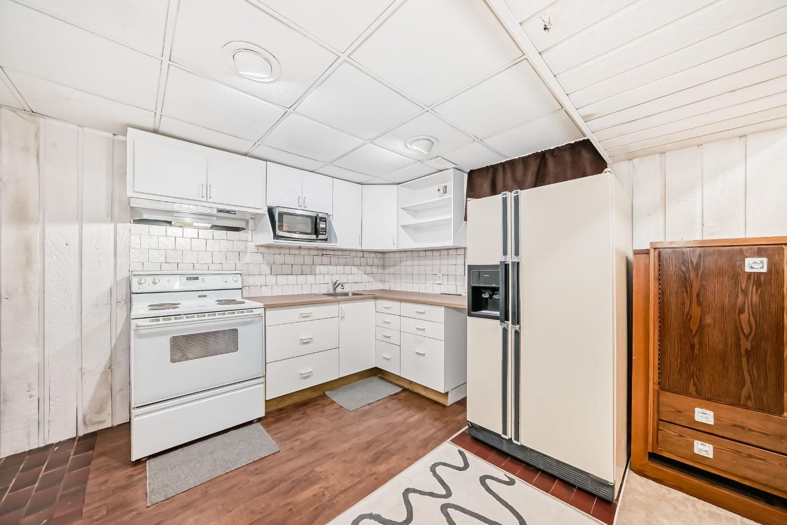 28 Rundlelawn Place NE