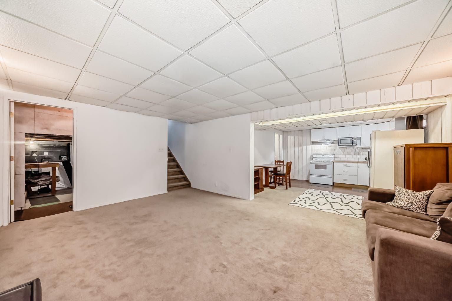 28 Rundlelawn Place NE