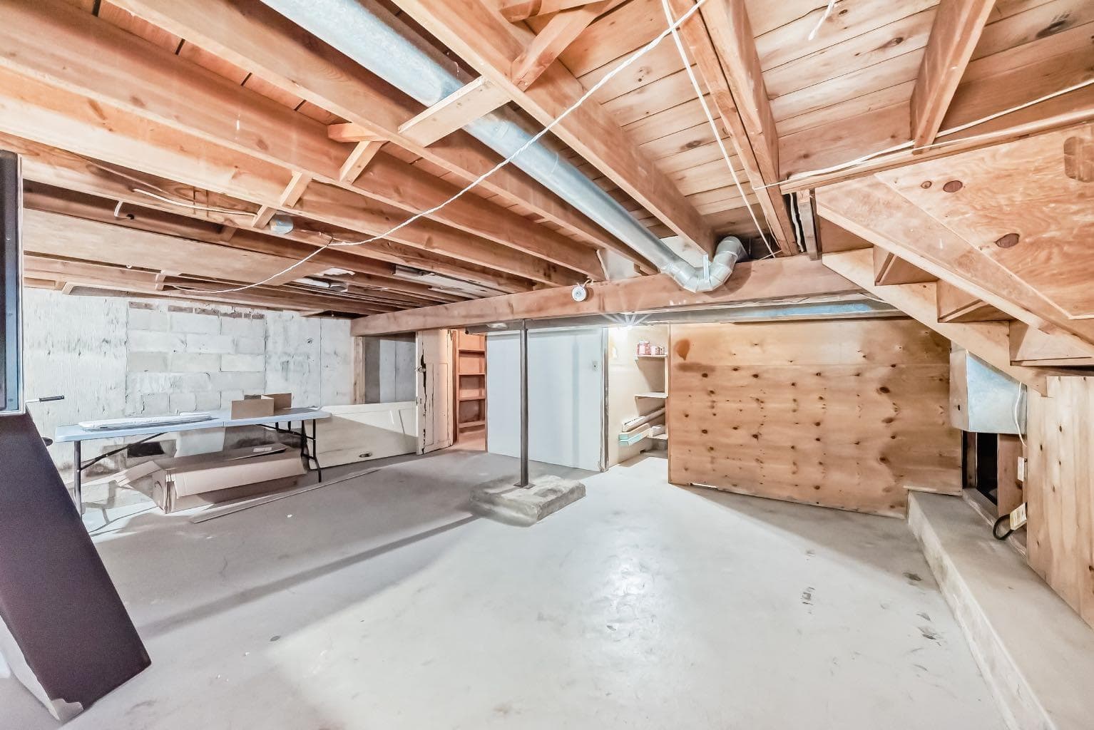 28 Rundlelawn Place NE