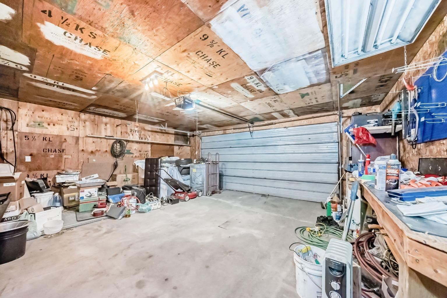 28 Rundlelawn Place NE