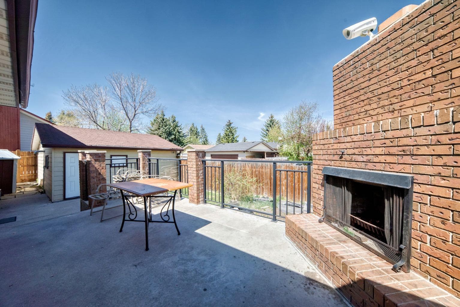 28 Rundlelawn Place NE