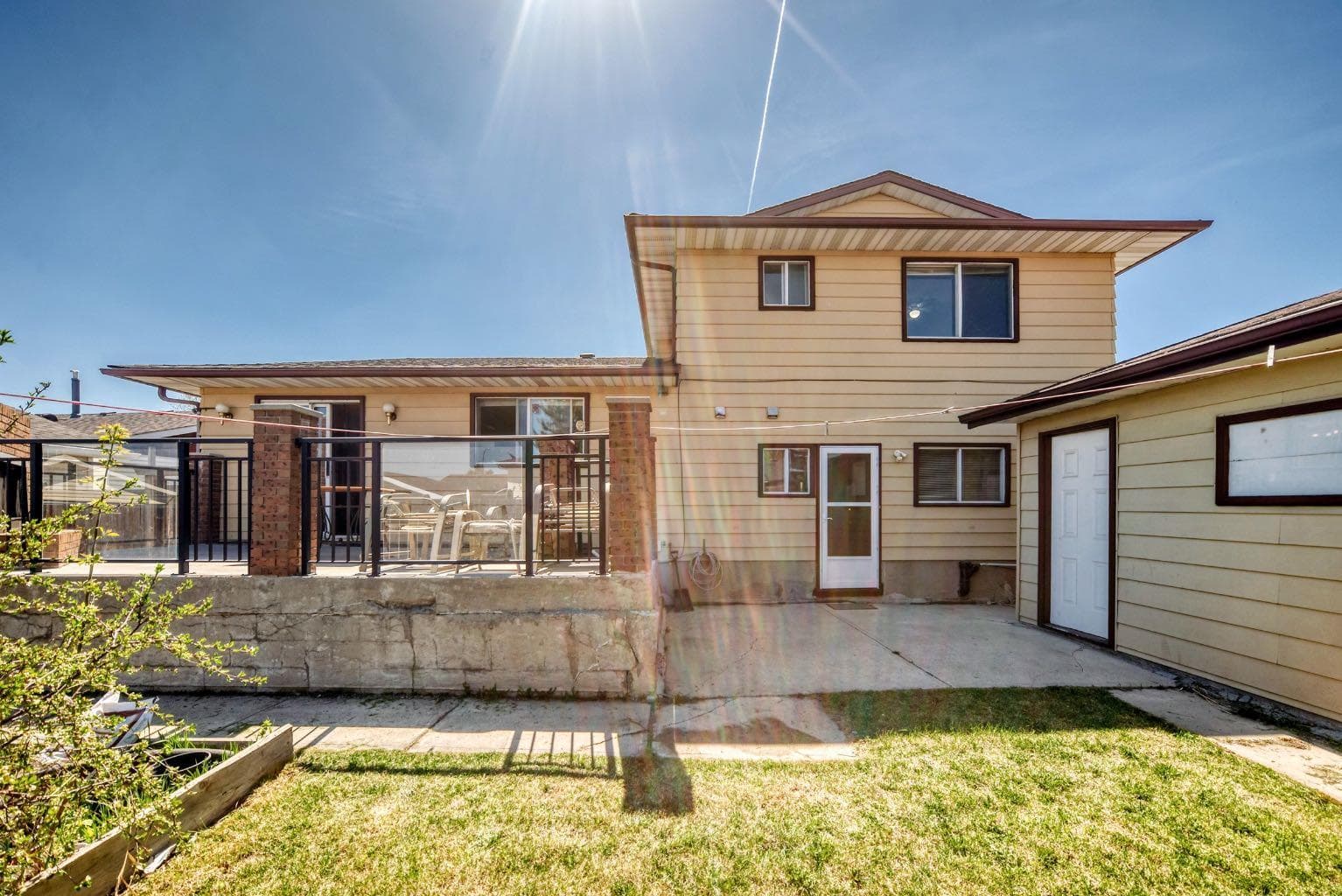 28 Rundlelawn Place NE