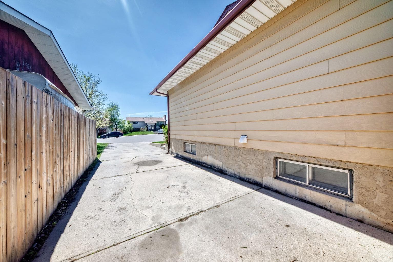 28 Rundlelawn Place NE