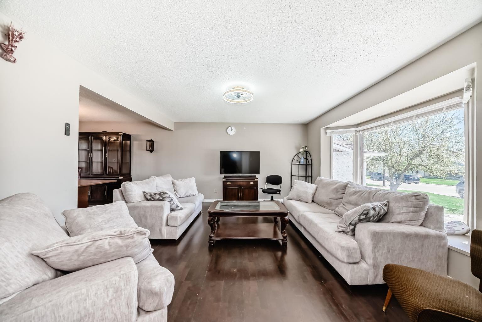 28 Rundlelawn Place NE