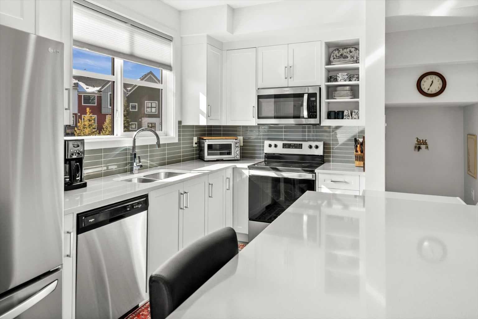 3401, 100 Walgrove Court SE