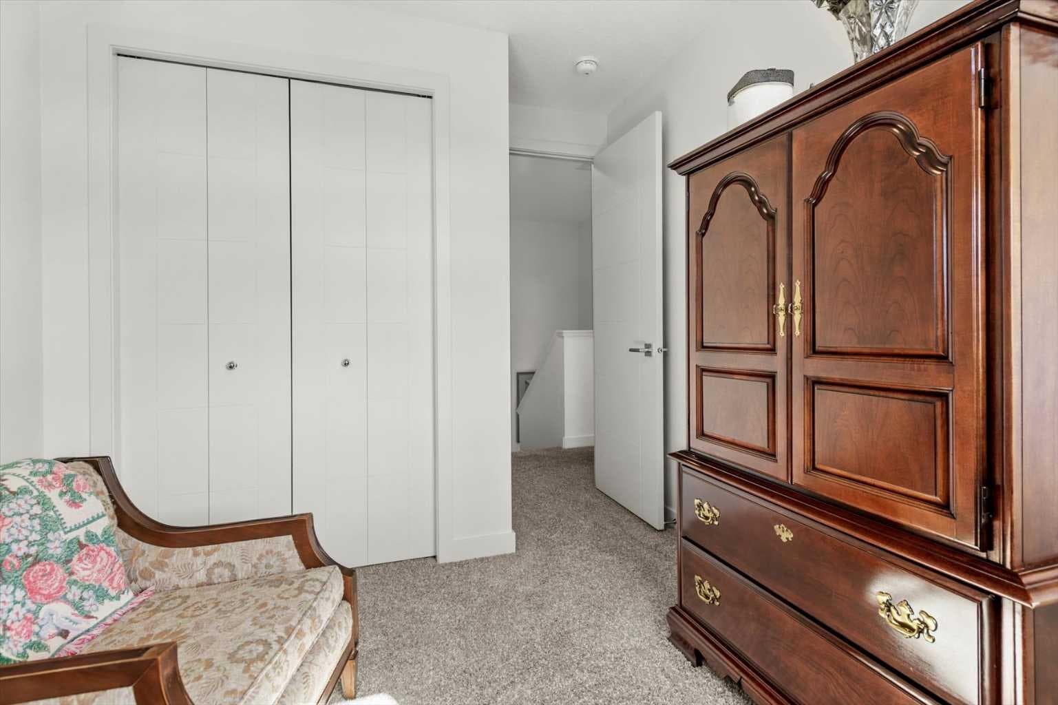 3401, 100 Walgrove Court SE