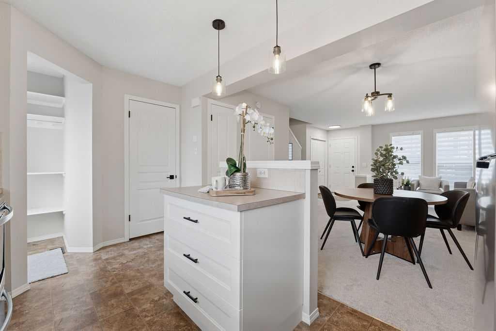115 Elgin Meadows View SE