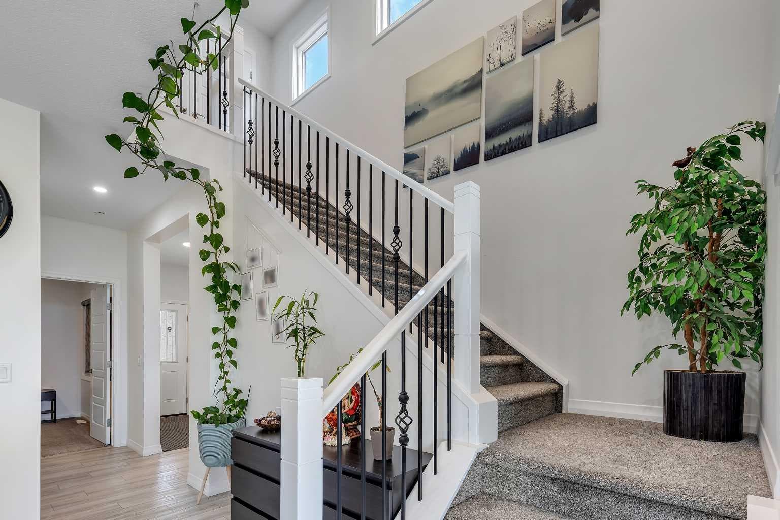 176 Howse Crescent NE