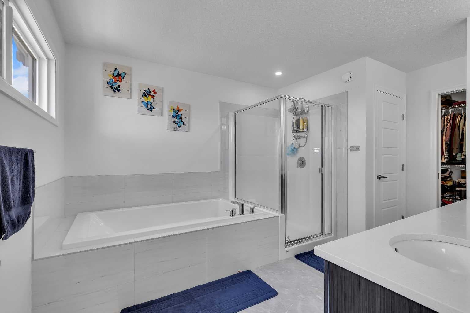 176 Howse Crescent NE