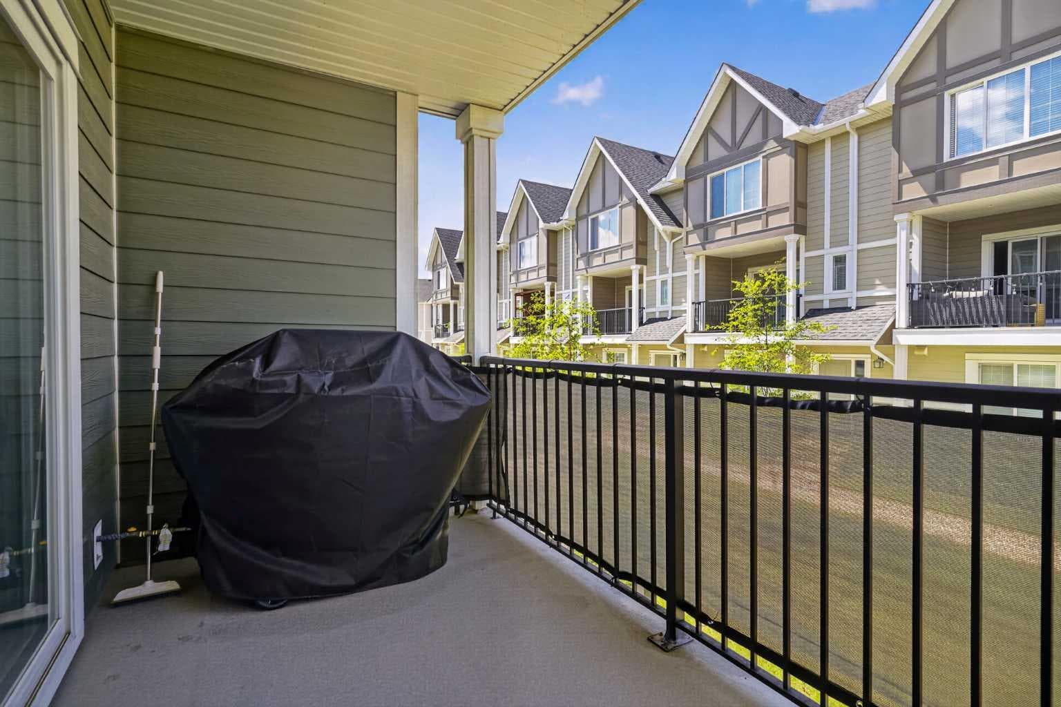 412 Nolanlake Villas NW