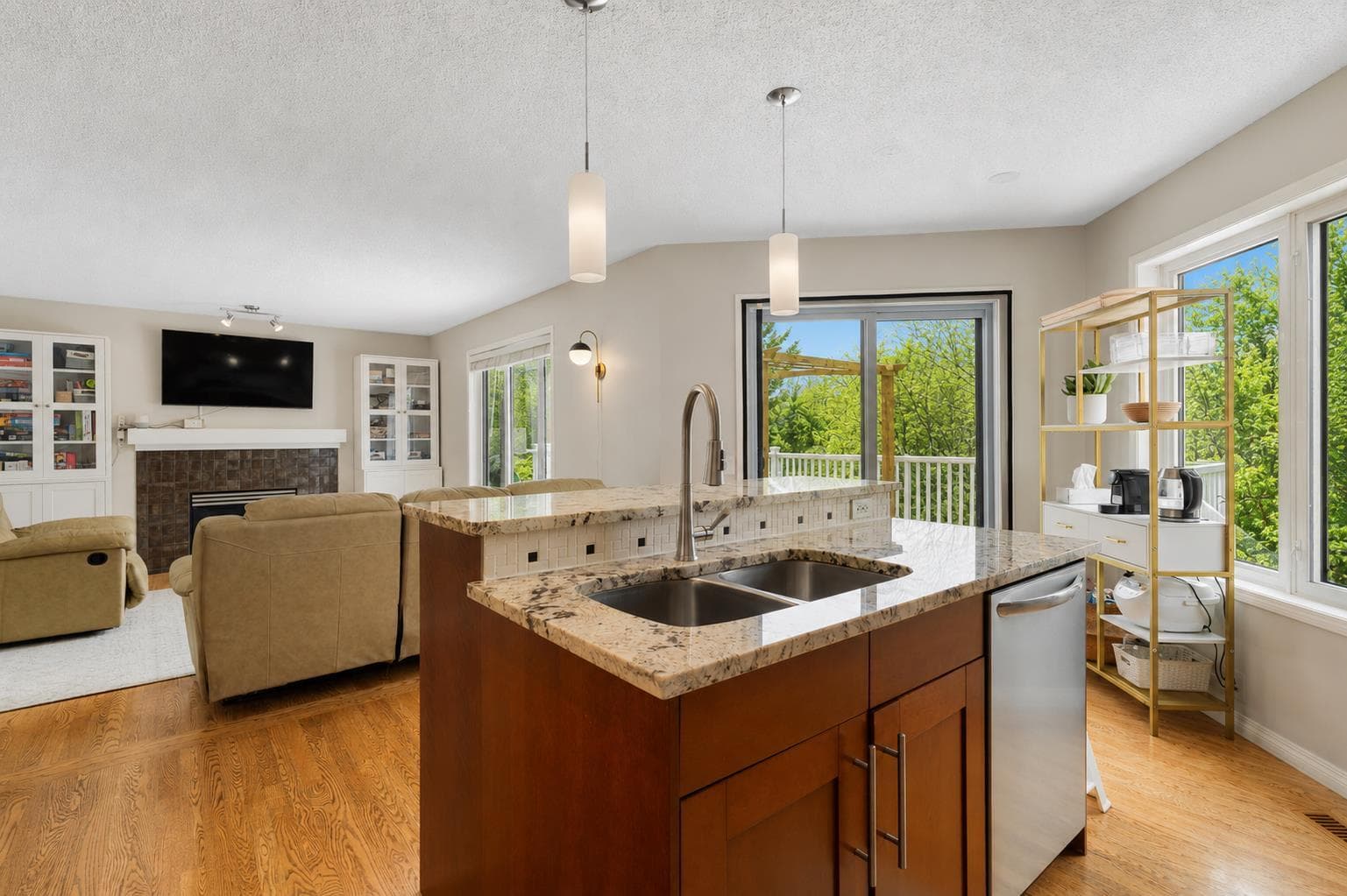 136 Douglas Glen Heath SE