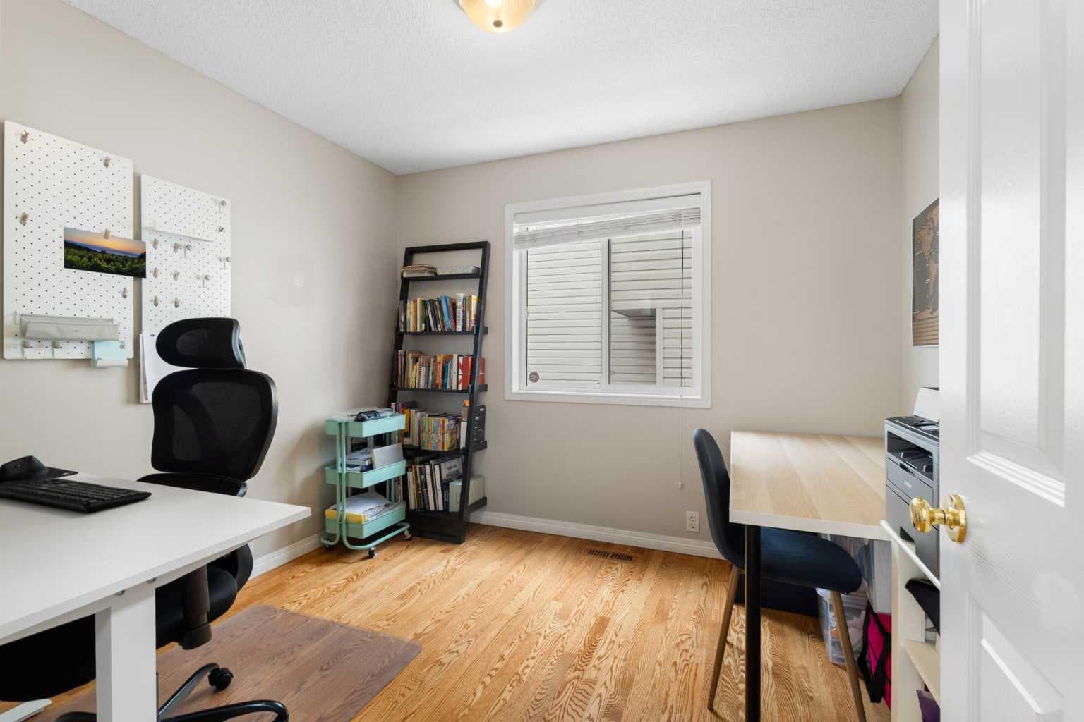 136 Douglas Glen Heath SE
